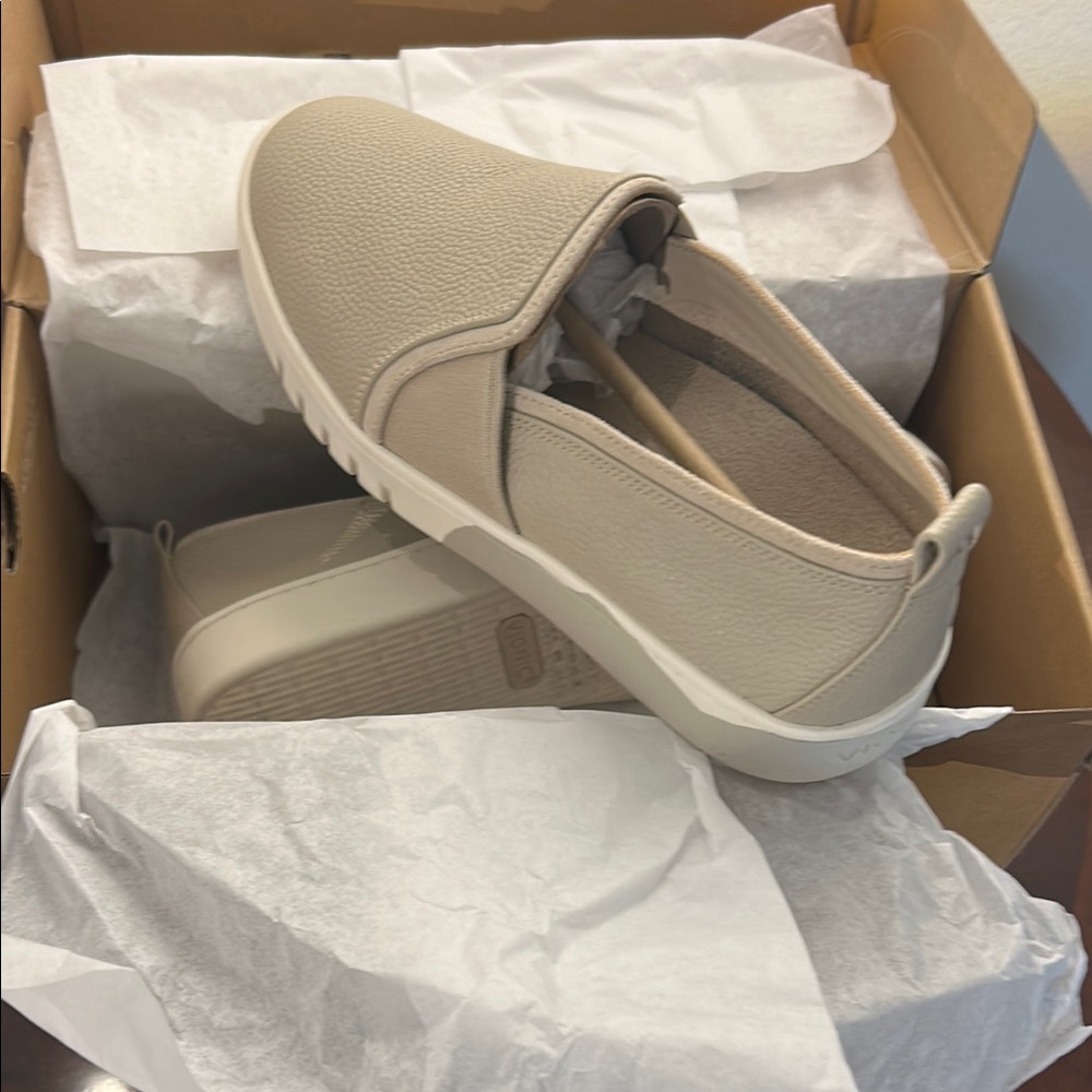 Vionic Tan Sneakers Slip-On Casual Comfort